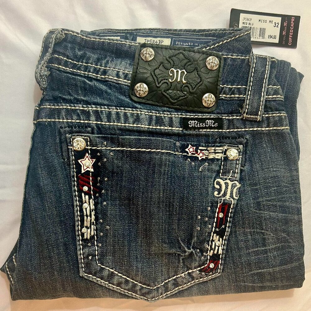 NWT Miss Me Cuffed Capri 32